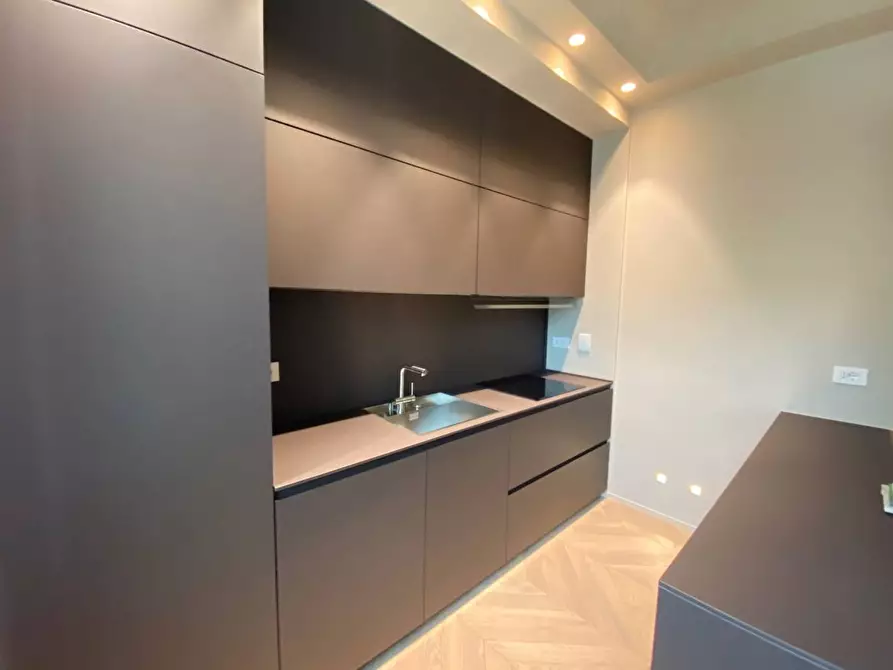 Immagine 4 di Appartamento in affitto  in Via Dei Piatti a Milano