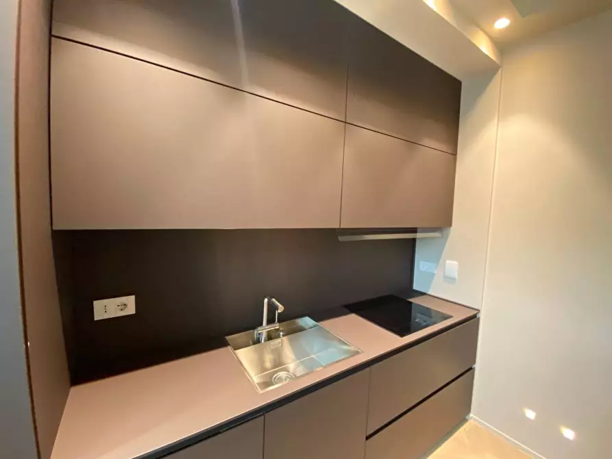 Immagine 6 di Appartamento in affitto  in Via Dei Piatti a Milano