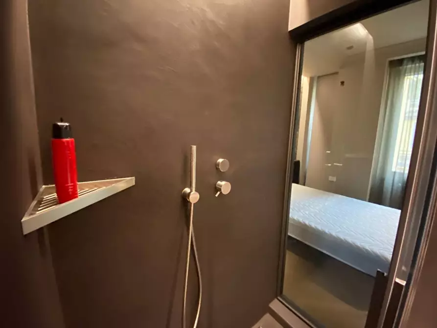 Immagine 10 di Appartamento in affitto  in Via Dei Piatti a Milano