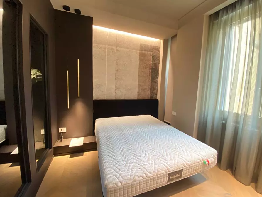 Immagine 11 di Appartamento in affitto  in Via Dei Piatti a Milano