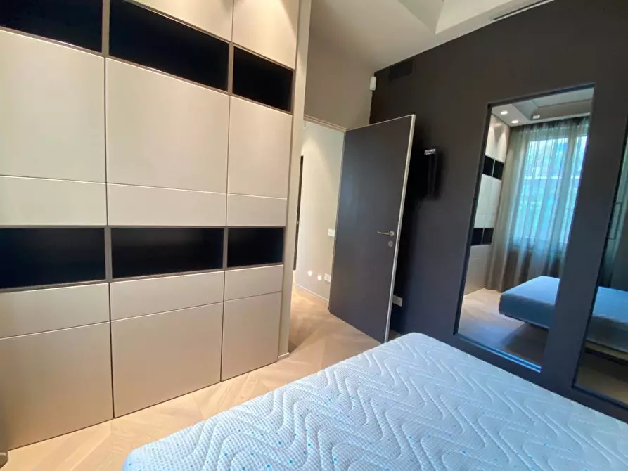 Immagine 13 di Appartamento in affitto  in Via Dei Piatti a Milano