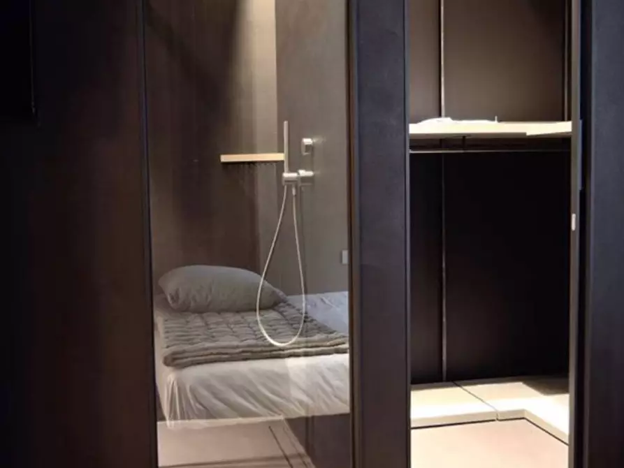 Immagine 15 di Appartamento in affitto  in Via Dei Piatti a Milano