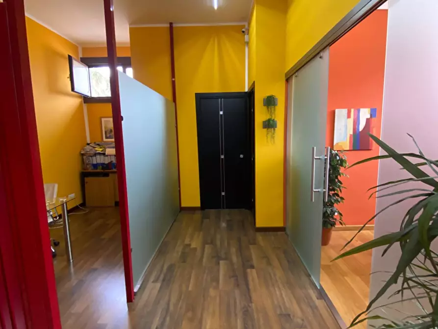 Immagine 9 di Ufficio in vendita  in Viale Regione Siciliana Nord ovest 4468 a Palermo
