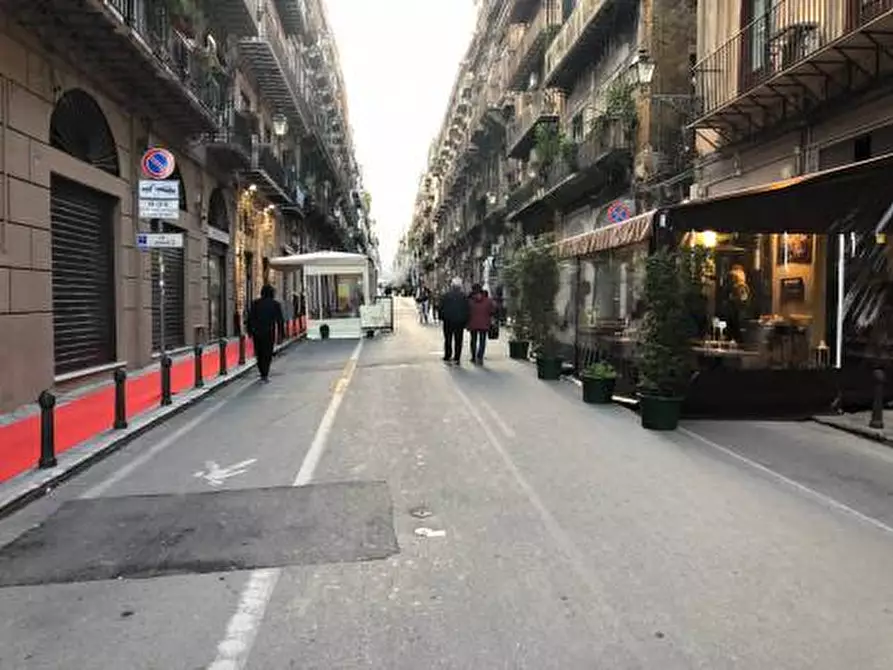 Immagine 6 di Locale commerciale in affitto  in Via Vittorio Emanuele a Palermo