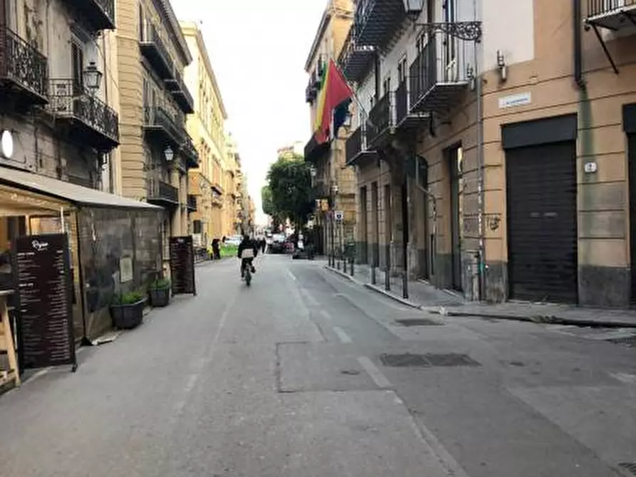 Immagine 7 di Locale commerciale in affitto  in Via Vittorio Emanuele a Palermo