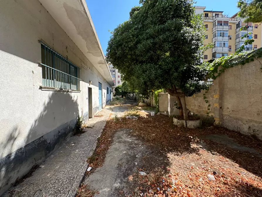 Immagine 27 di Ufficio in vendita  in Via Perpignano a Palermo