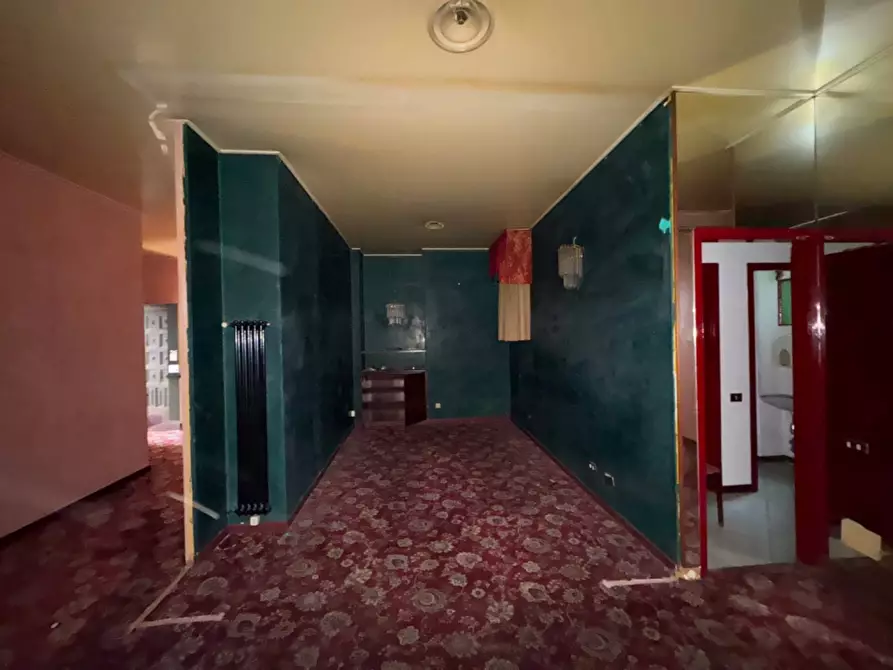 Immagine 9 di Locale commerciale in affitto  in Piazza Mentana a Milano