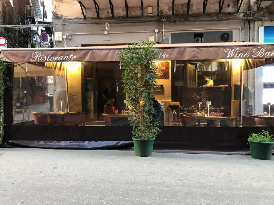 Immagine 1 di Attività commerciale in affitto  in Via Vittorio Emanuele 119 a Palermo