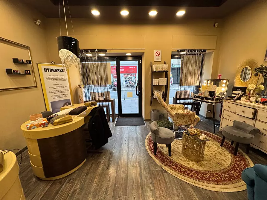 Immagine 4 di Negozio in affitto  in Corso San Gottardo a Milano