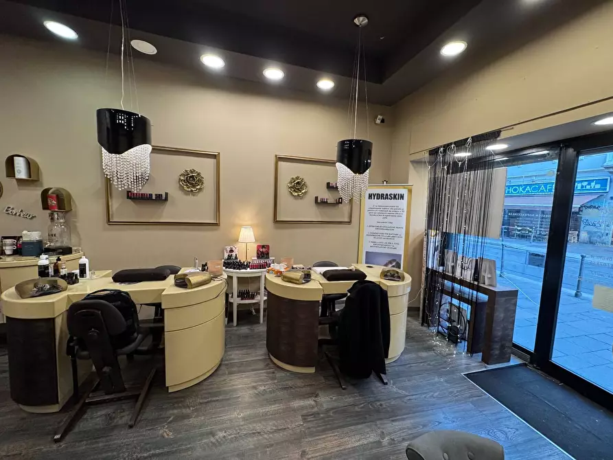 Immagine 5 di Negozio in affitto  in Corso San Gottardo a Milano