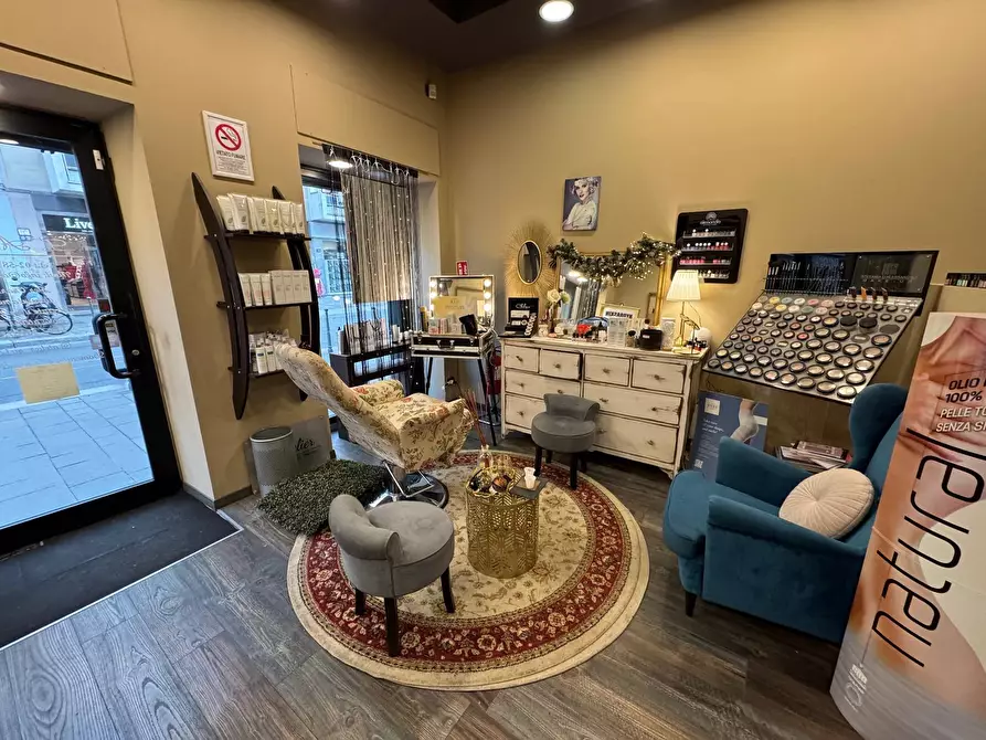 Immagine 7 di Negozio in affitto  in Corso San Gottardo a Milano