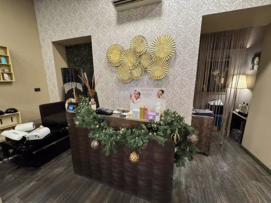 Immagine 8 di Negozio in affitto  in Corso San Gottardo a Milano