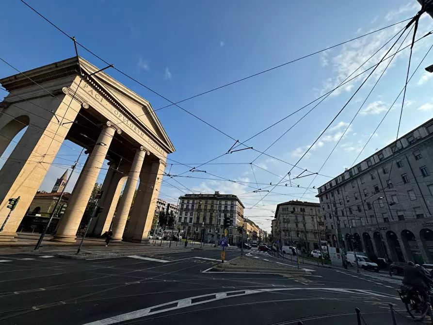 Immagine 1 di Negozio in affitto  in Corso San Gottardo a Milano