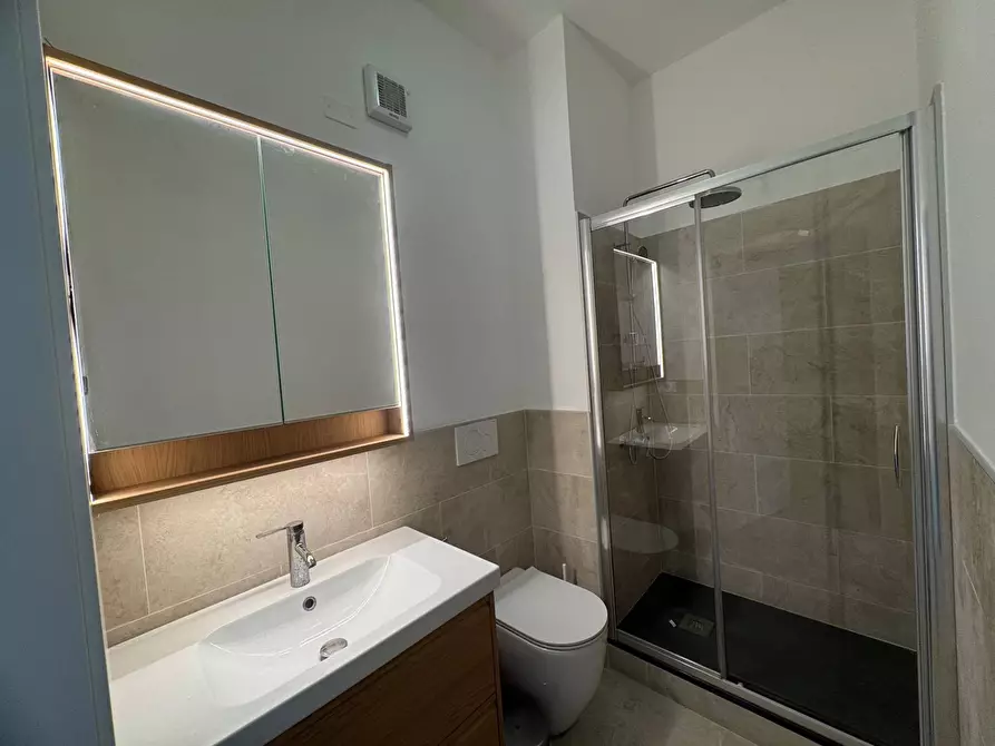 Immagine 14 di Appartamento in affitto  in Viale Piave 41 a Milano