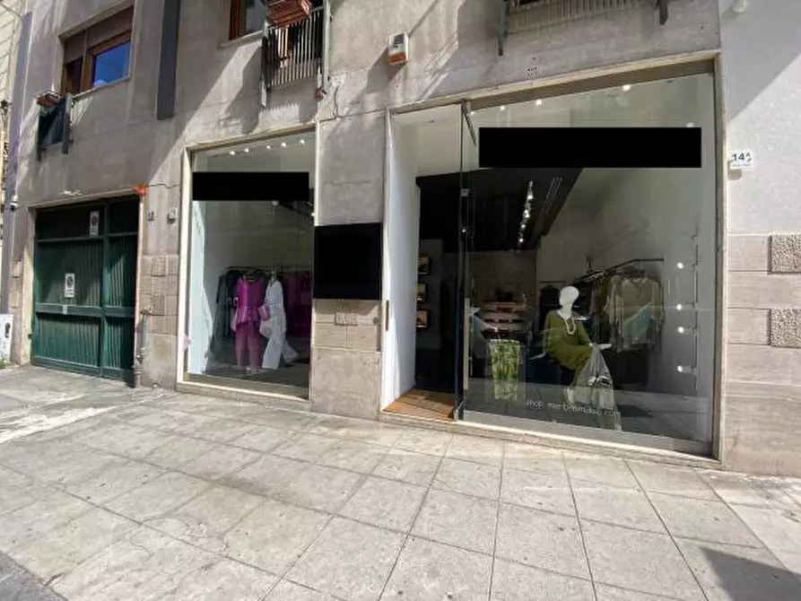 Immagine 10 di Negozio in vendita  in Via Enrico Parisi a Palermo
