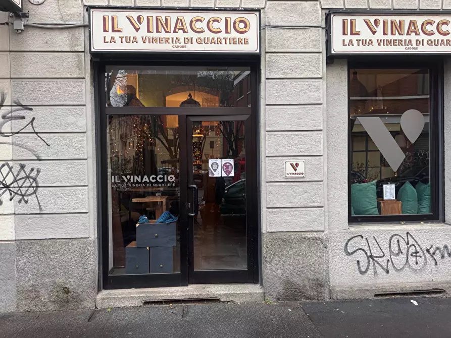 Immagine 17 di Negozio in affitto  in Via Cadore a Milano