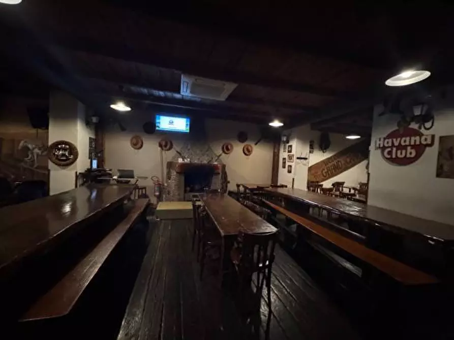 Immagine 14 di Negozio in vendita  in Viale Certosa a Milano