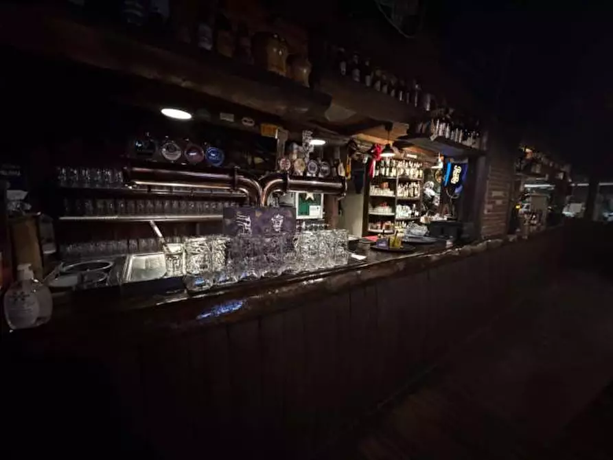 Immagine 10 di Negozio in vendita  in Viale Certosa a Milano