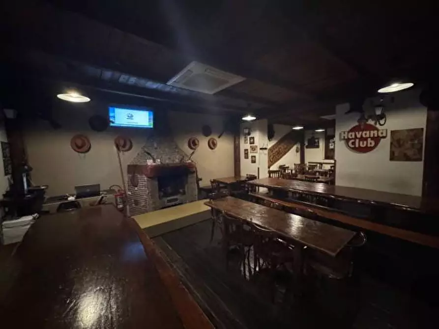 Immagine 10 di Negozio in affitto  in Viale Certosa a Milano