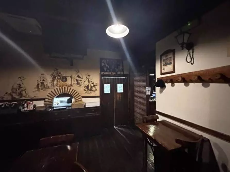 Immagine 17 di Negozio in affitto  in Viale Certosa a Milano