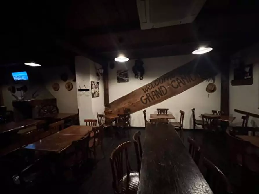 Immagine 18 di Negozio in affitto  in Viale Certosa a Milano