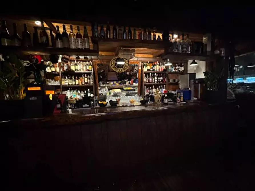 Immagine 5 di Negozio in affitto  in Viale Certosa a Milano