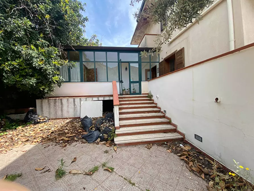 Immagine 1 di Locale commerciale in affitto  in Viale Rosario Nicoletti 35 a Palermo