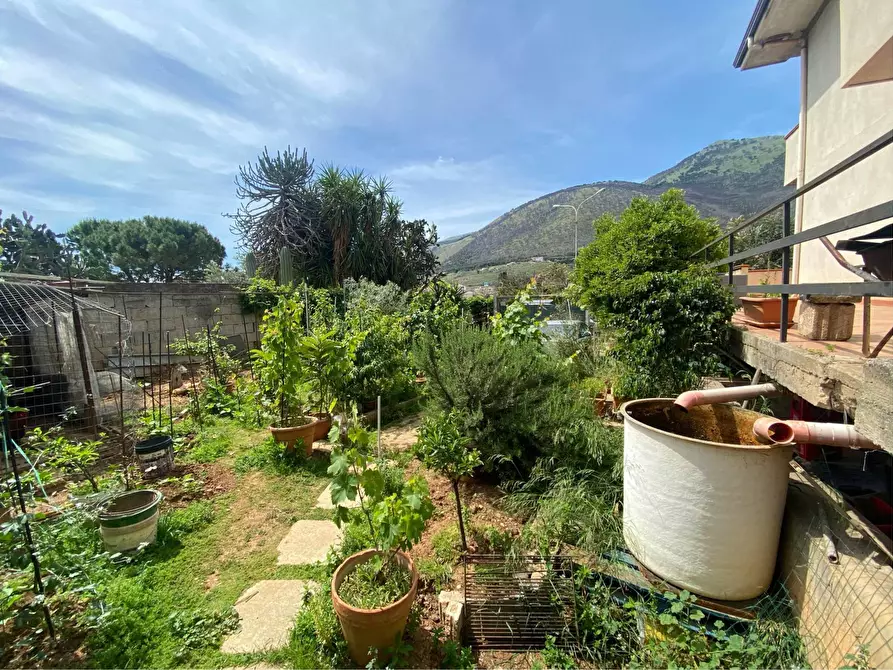 Immagine 6 di Locale commerciale in affitto  in Viale Rosario Nicoletti 35 a Palermo