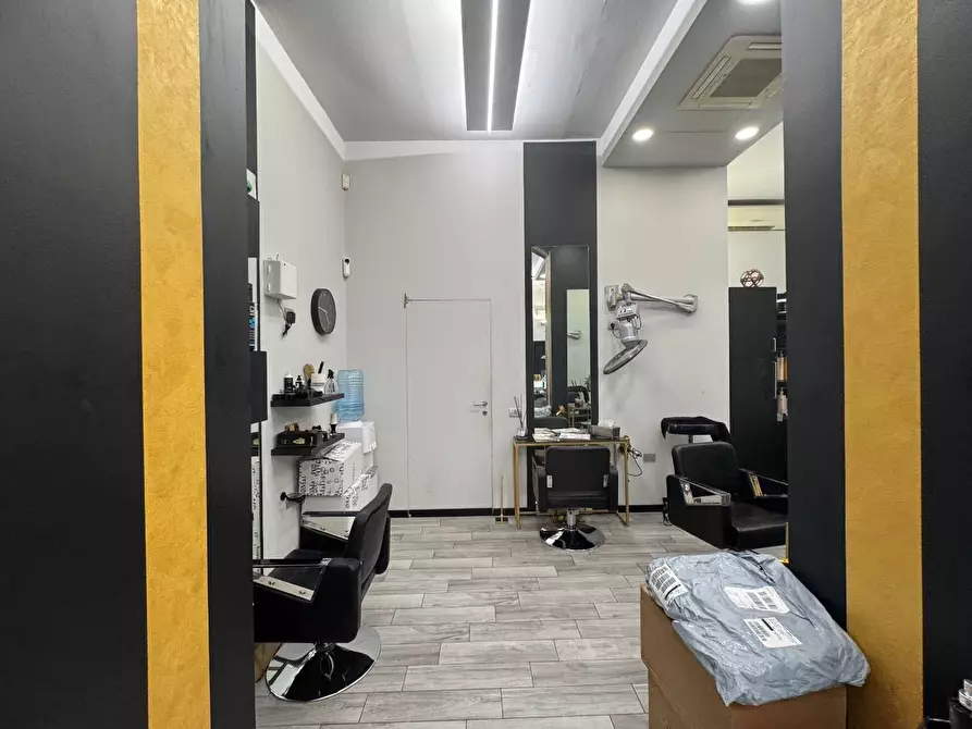 Immagine 2 di Negozio in affitto  in Corso Como a Milano