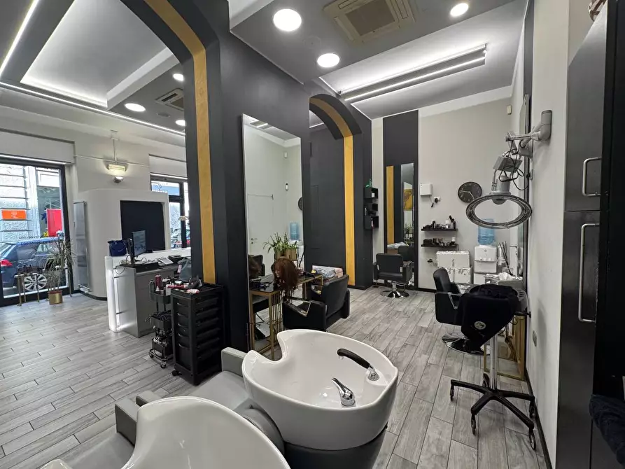 Immagine 9 di Negozio in affitto  in Corso Como a Milano