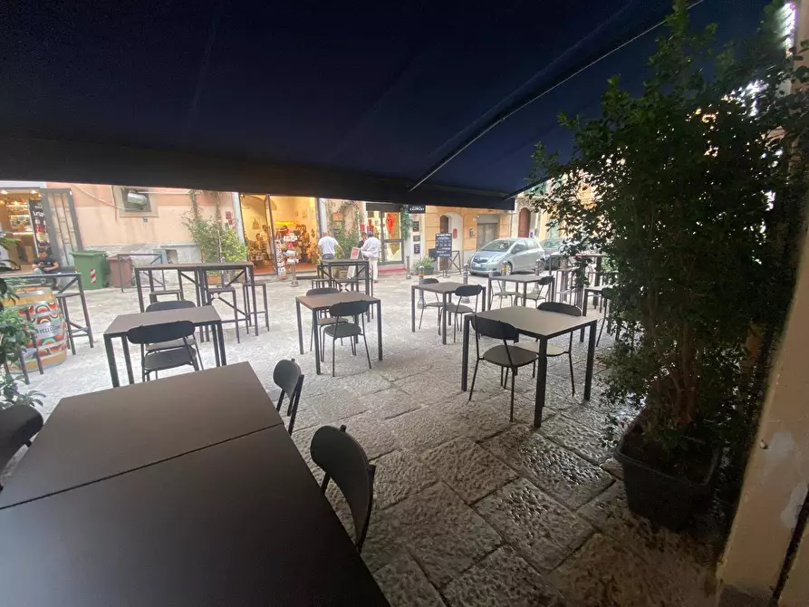 Immagine 5 di Attività commerciale in affitto  in Via Giovanni Meli a Palermo