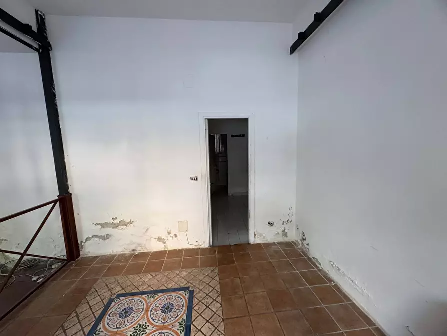Immagine 10 di Negozio in affitto  in Via Emanuele Notarbartolo a Palermo