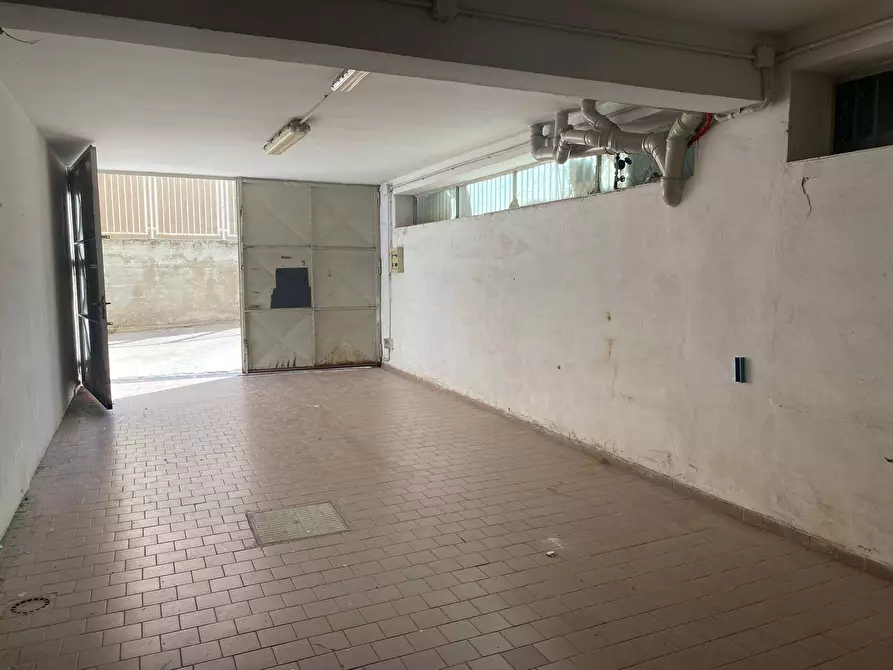 Immagine 4 di Magazzino in affitto  in Via Francesco Musotto a Palermo