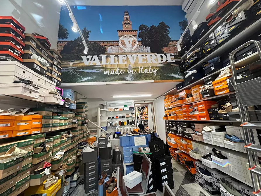 Immagine 4 di Negozio in affitto  in Foro Buonaparte a Milano