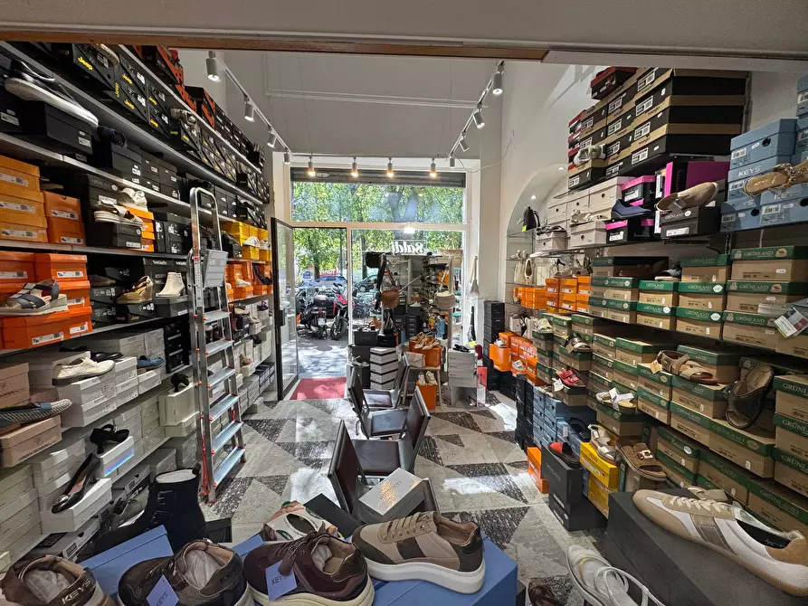 Immagine 6 di Negozio in affitto  in Foro Buonaparte a Milano