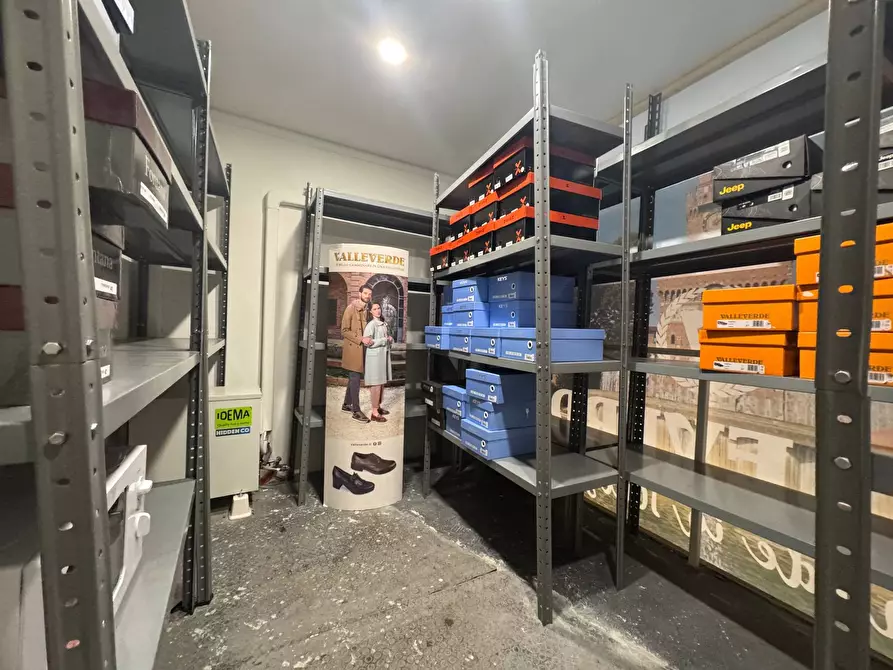 Immagine 9 di Negozio in affitto  in Foro Buonaparte a Milano