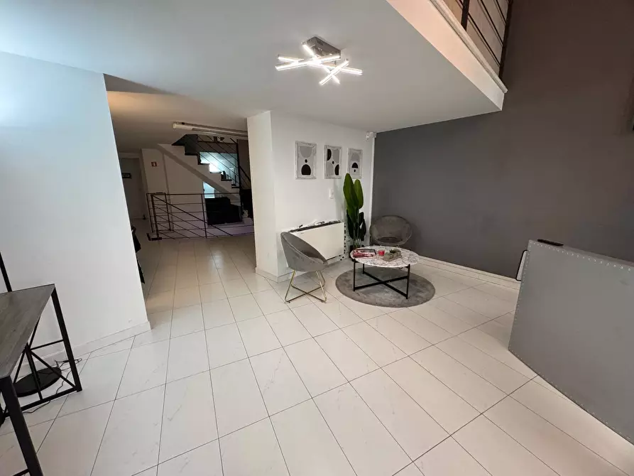 Immagine 2 di Ufficio in vendita  in Via Lanzone a Milano