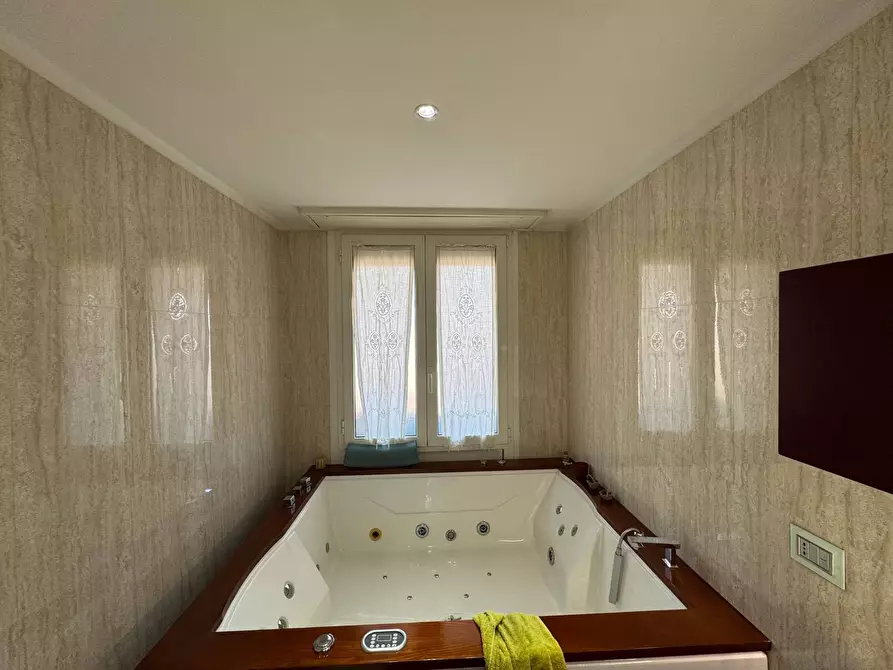 Immagine 25 di Appartamento in vendita  in Via Ambrogio Binda a Milano