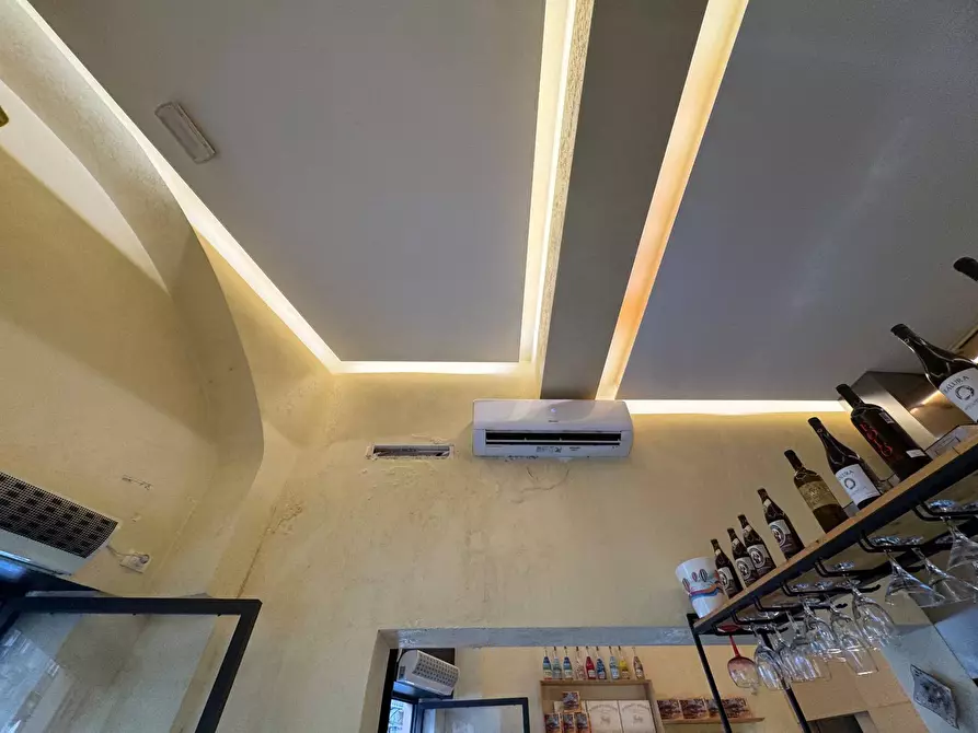 Immagine 6 di Locale commerciale in affitto  in Via Vittorio Emanuele a Palermo