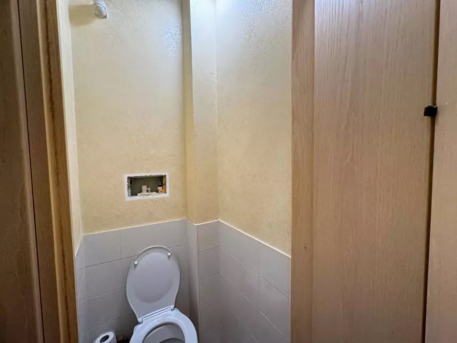 Immagine 13 di Locale commerciale in affitto  in Via Vittorio Emanuele a Palermo