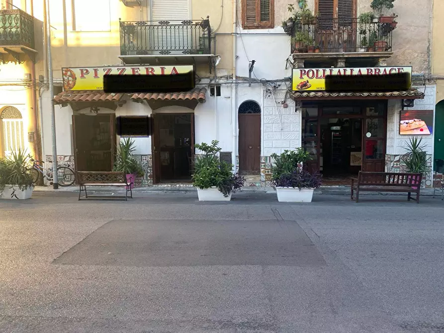Immagine 15 di Attività commerciale in affitto  in Via Resuttana a Palermo