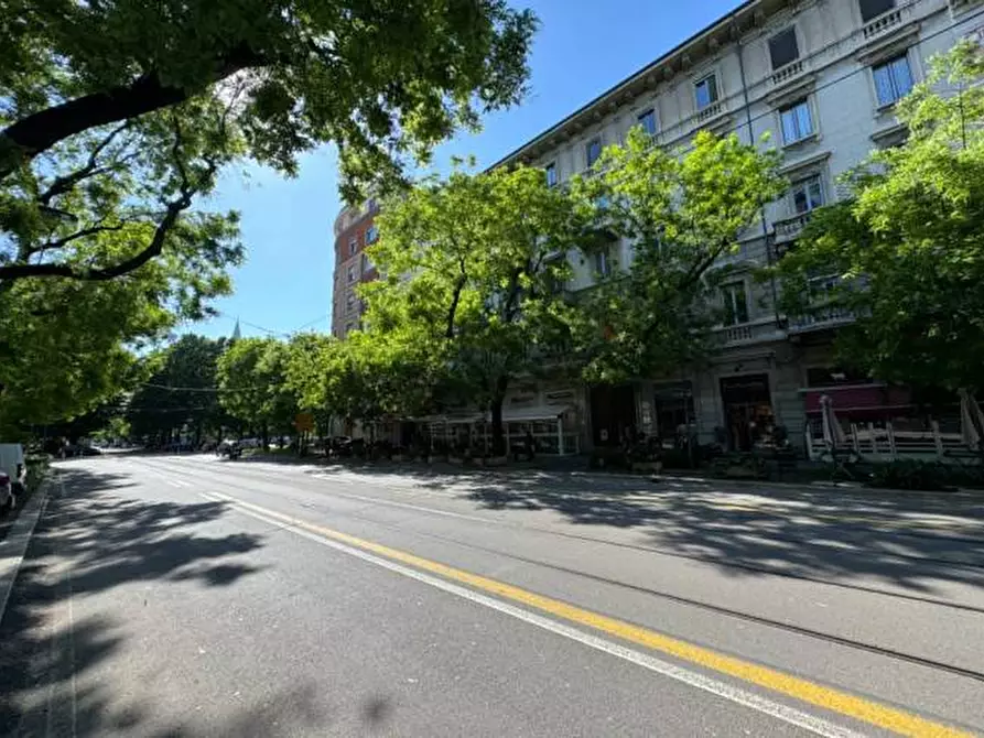 Immagine 3 di Negozio in affitto  in Via Andrea Solari a Milano