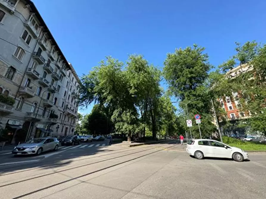 Immagine 8 di Negozio in affitto  in Via Andrea Solari a Milano