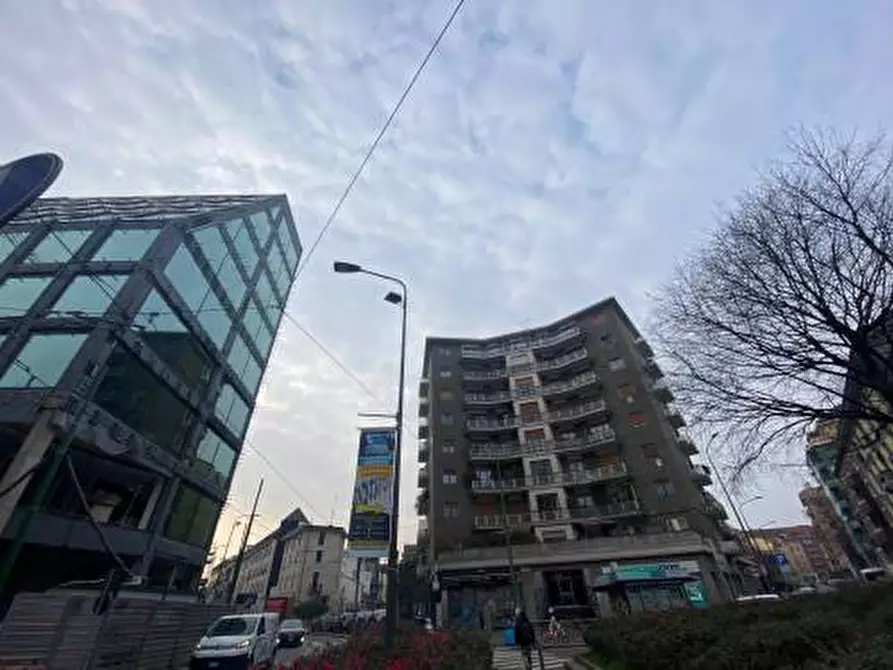 Immagine 7 di Locale commerciale in affitto  in Piazza Tito Minniti a Milano