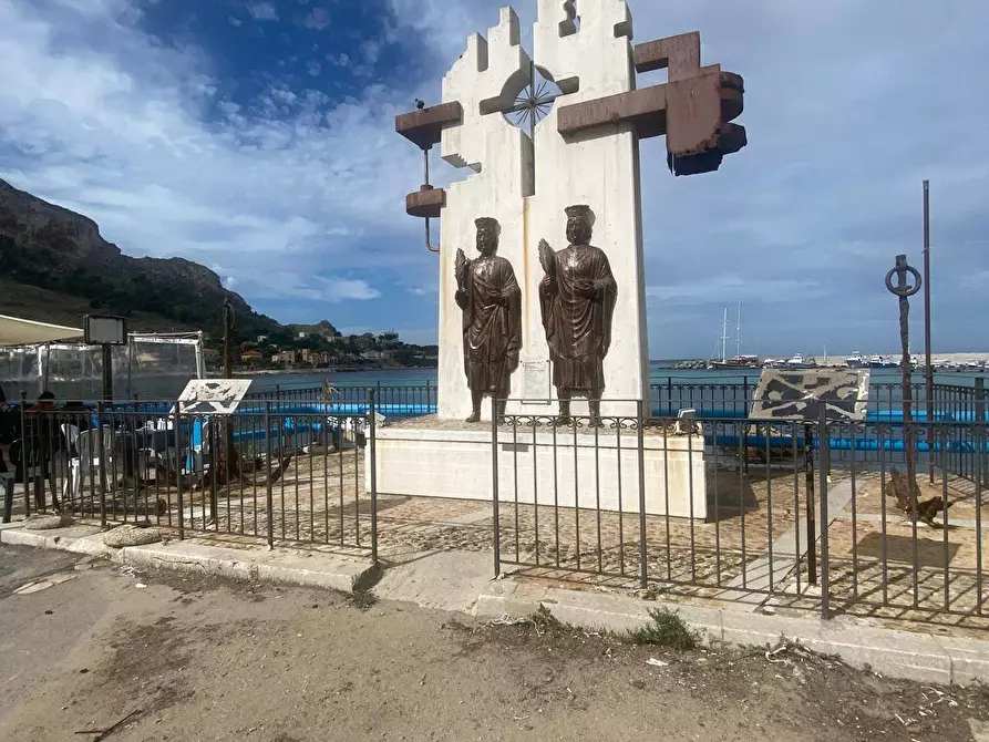 Immagine 4 di Attività commerciale in affitto  in Piazza Marina Di Sferracavallo a Palermo