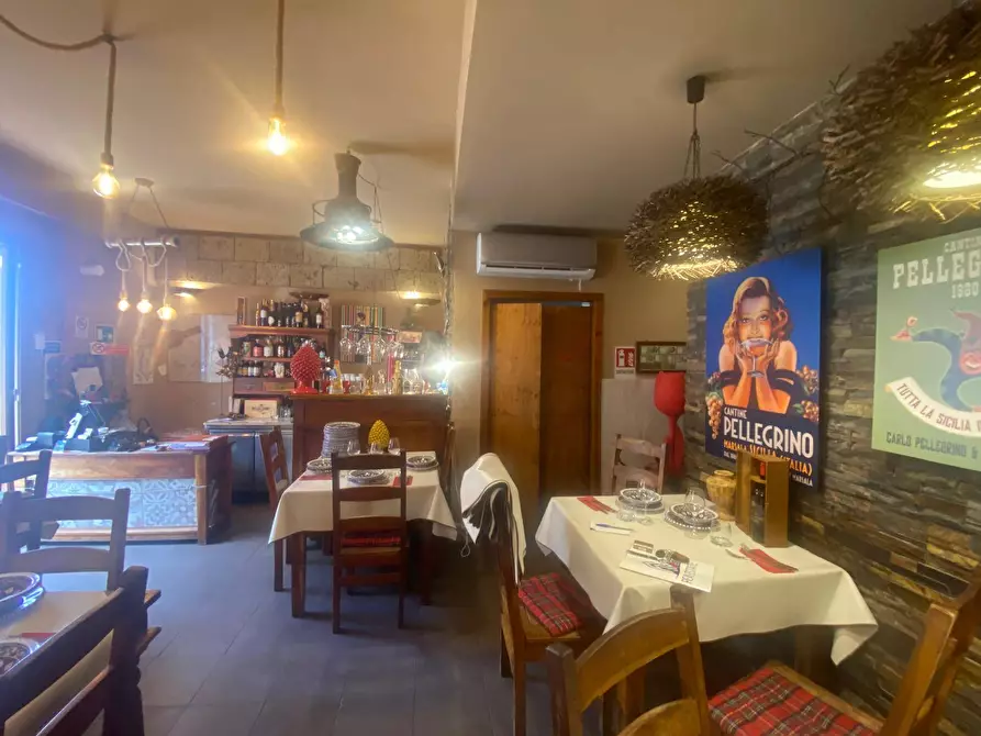 Immagine 11 di Attività commerciale in affitto  in Piazza Marina Di Sferracavallo a Palermo