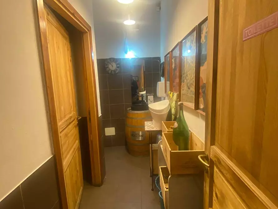 Immagine 12 di Attività commerciale in affitto  in Piazza Marina Di Sferracavallo a Palermo