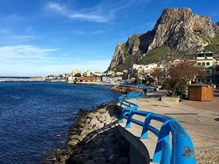 Immagine 12 di Attività commerciale in affitto  in Via Teatro Santa Cecilia a Palermo