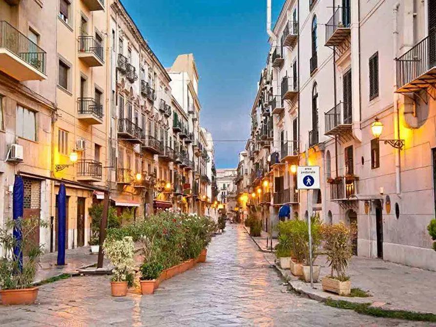 Immagine 14 di Attività commerciale in affitto  in Via Teatro Santa Cecilia a Palermo