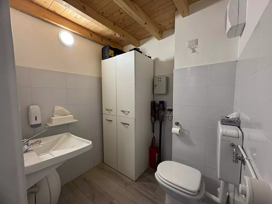 Immagine 7 di Locale commerciale in affitto  in Viale Monte Nero a Milano